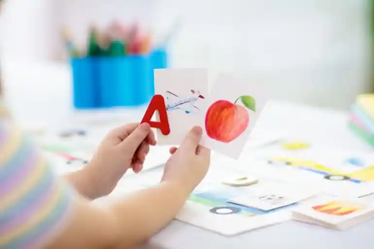 بهترین سن یادگیری انگلیسی کودک